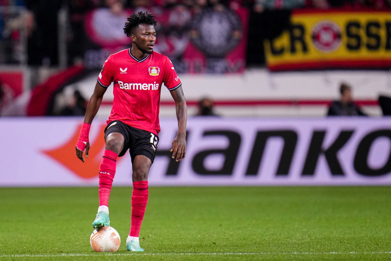 Edmond Tapsoba of Bayer 04 Leverkusen on the ball