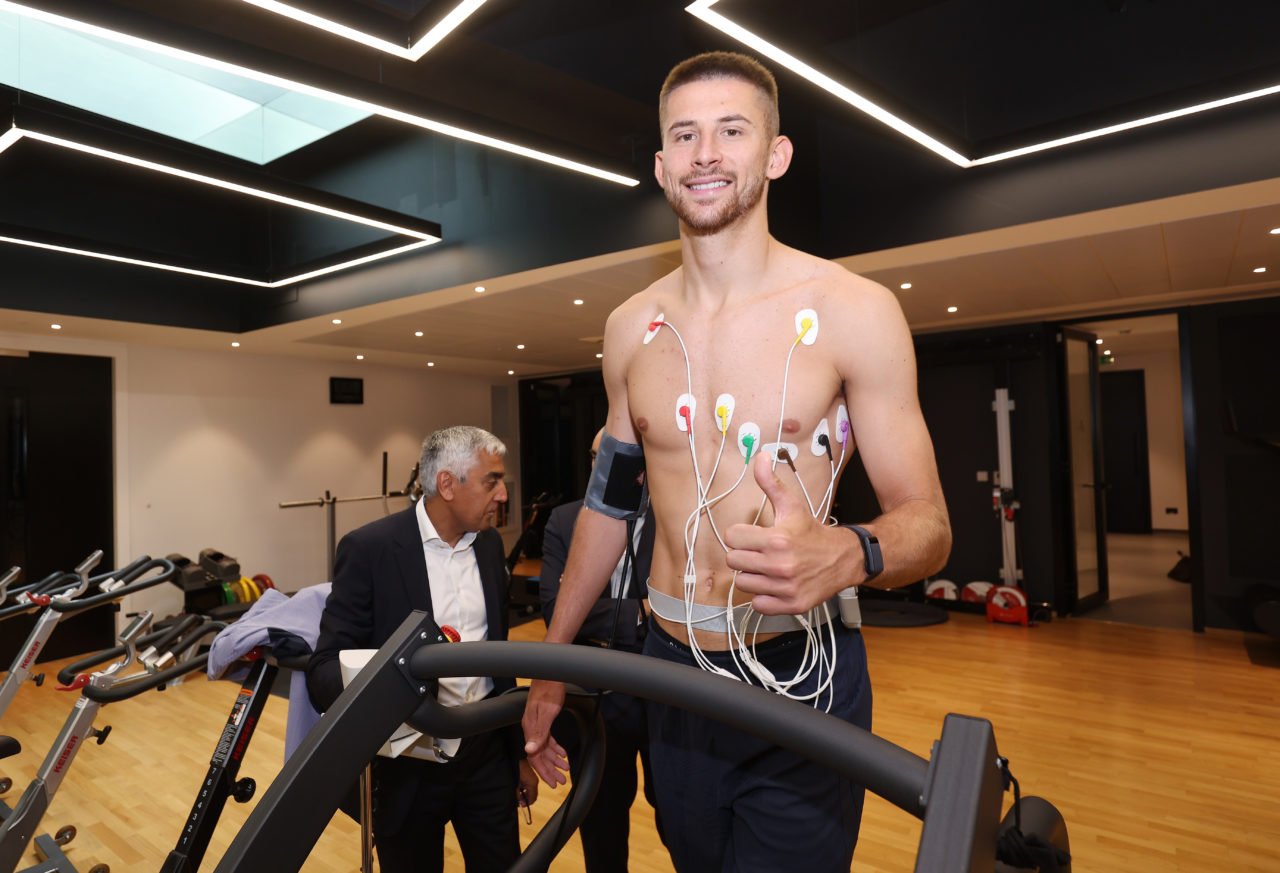Guglielmo Vicario undergoes his medical with Tottenham