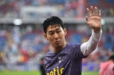 Heung-min Son waves